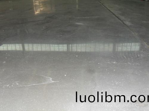 金剛砂(sha)地(di)坪材(cai)料(liao) 金(jin)剛(gang)砂(sha)地坪材(cai)料(liao)